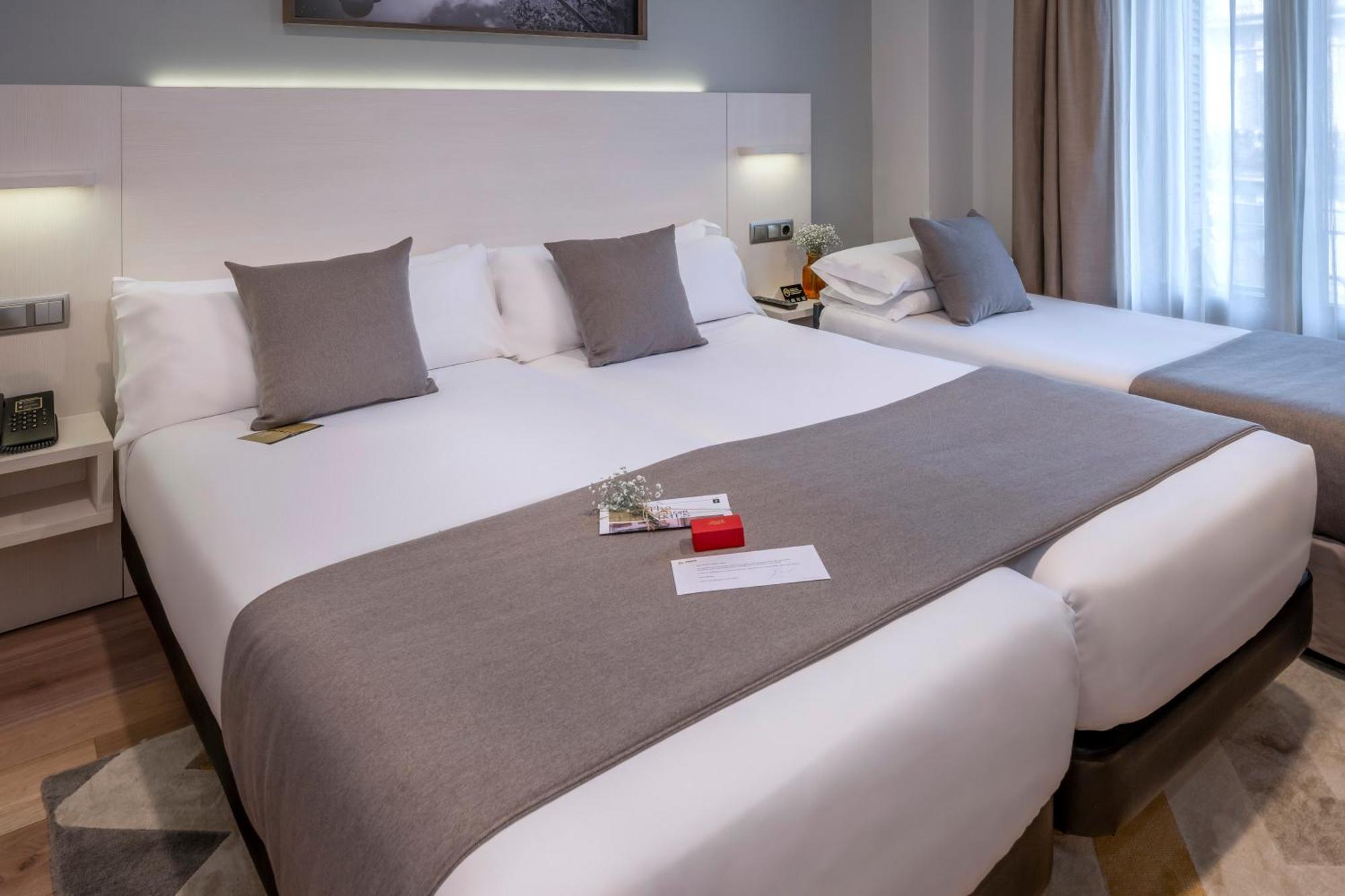 Serhs Carlit Boutique Hotel Барселона Номер фото