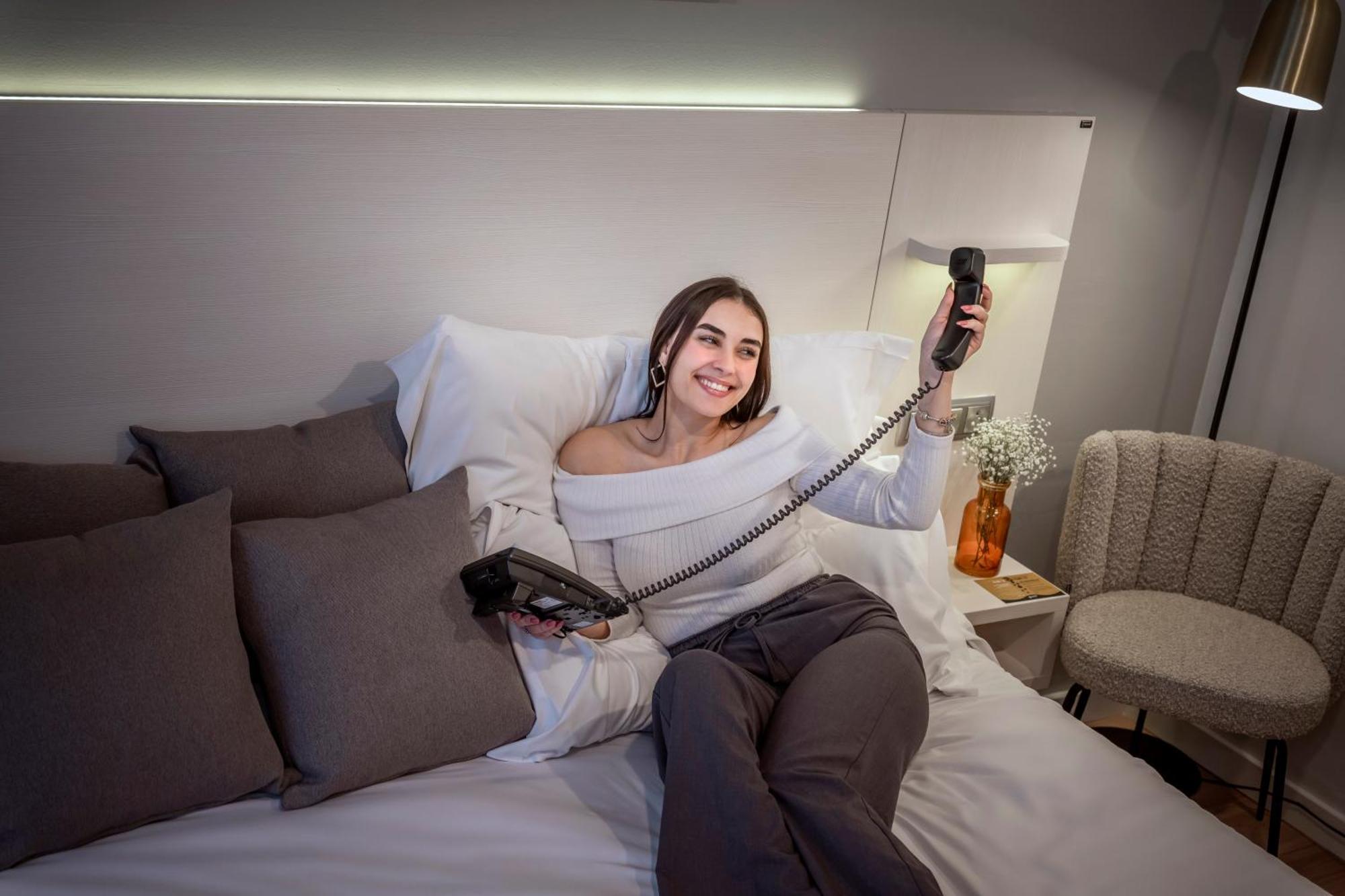 Serhs Carlit Boutique Hotel Барселона Экстерьер фото