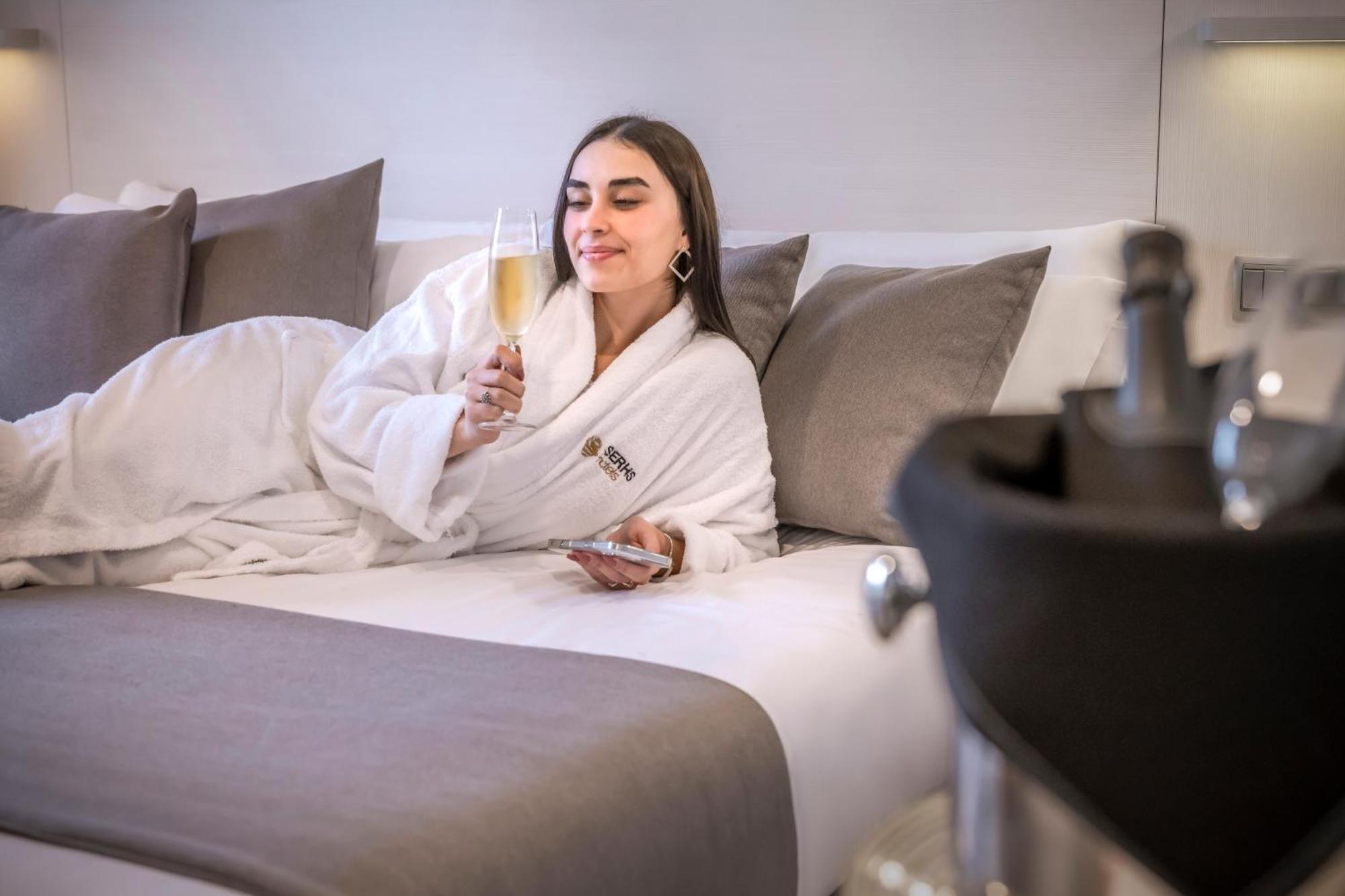 Serhs Carlit Boutique Hotel Барселона Экстерьер фото