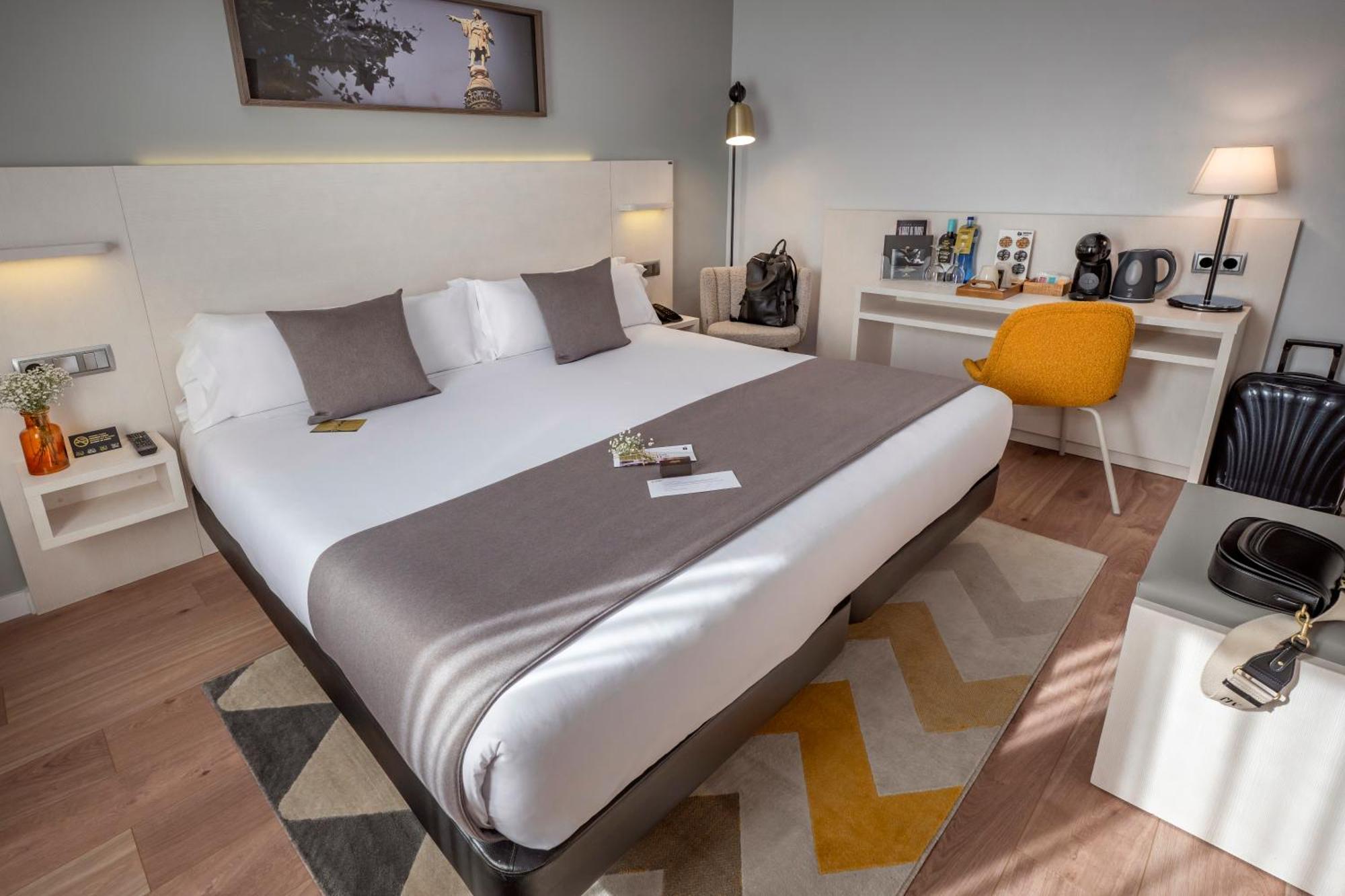 Serhs Carlit Boutique Hotel Барселона Экстерьер фото