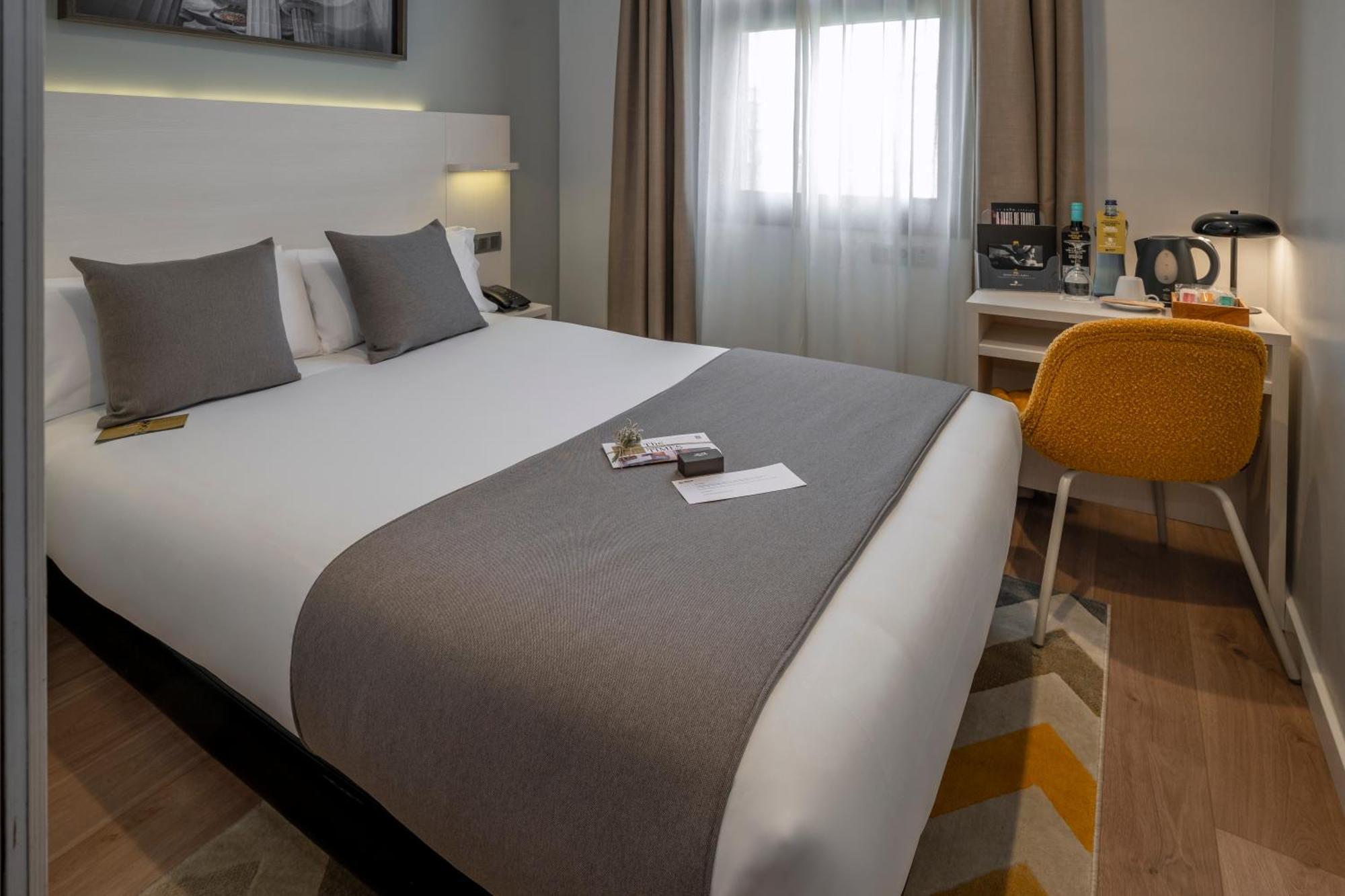 Serhs Carlit Boutique Hotel Барселона Номер фото